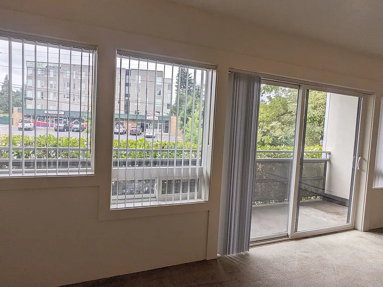 Park Village Apartments — Photo 32
