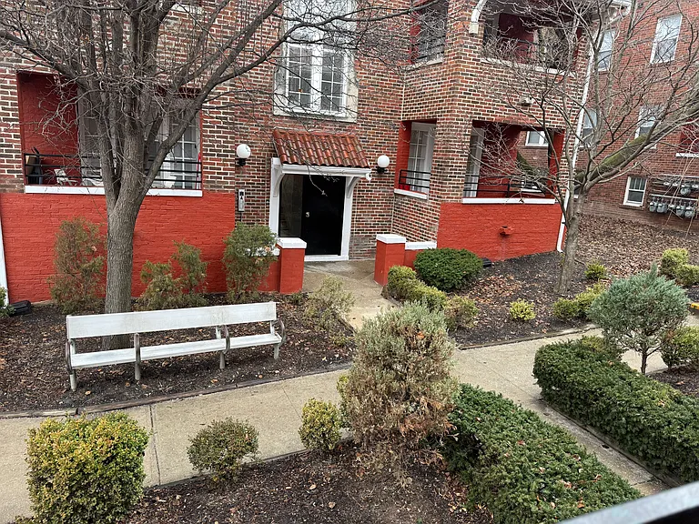 Stonewall Court Apts — Photo 11