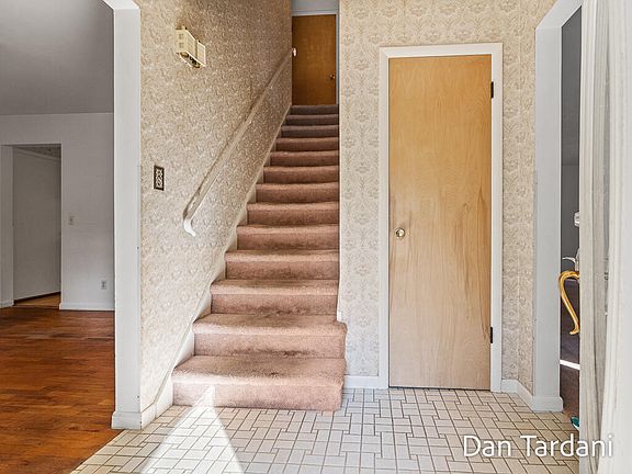 4th image of 1752 Bonneville Dr