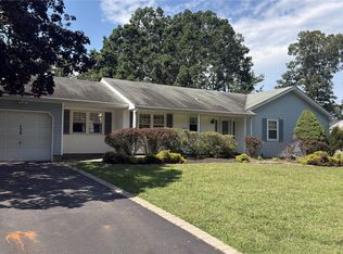 128 Rocky Point Landing Rd, Rocky Point, NY 11778