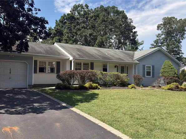 128 Rocky Point Landing Road, Rocky Point, NY 11778