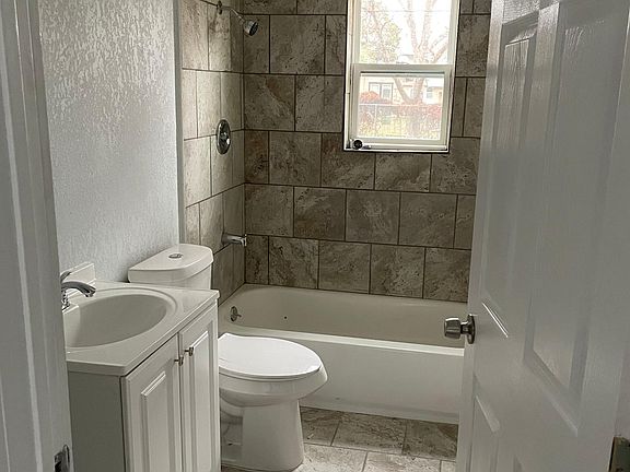 3rd image of 118 Tampa Ave Unit B