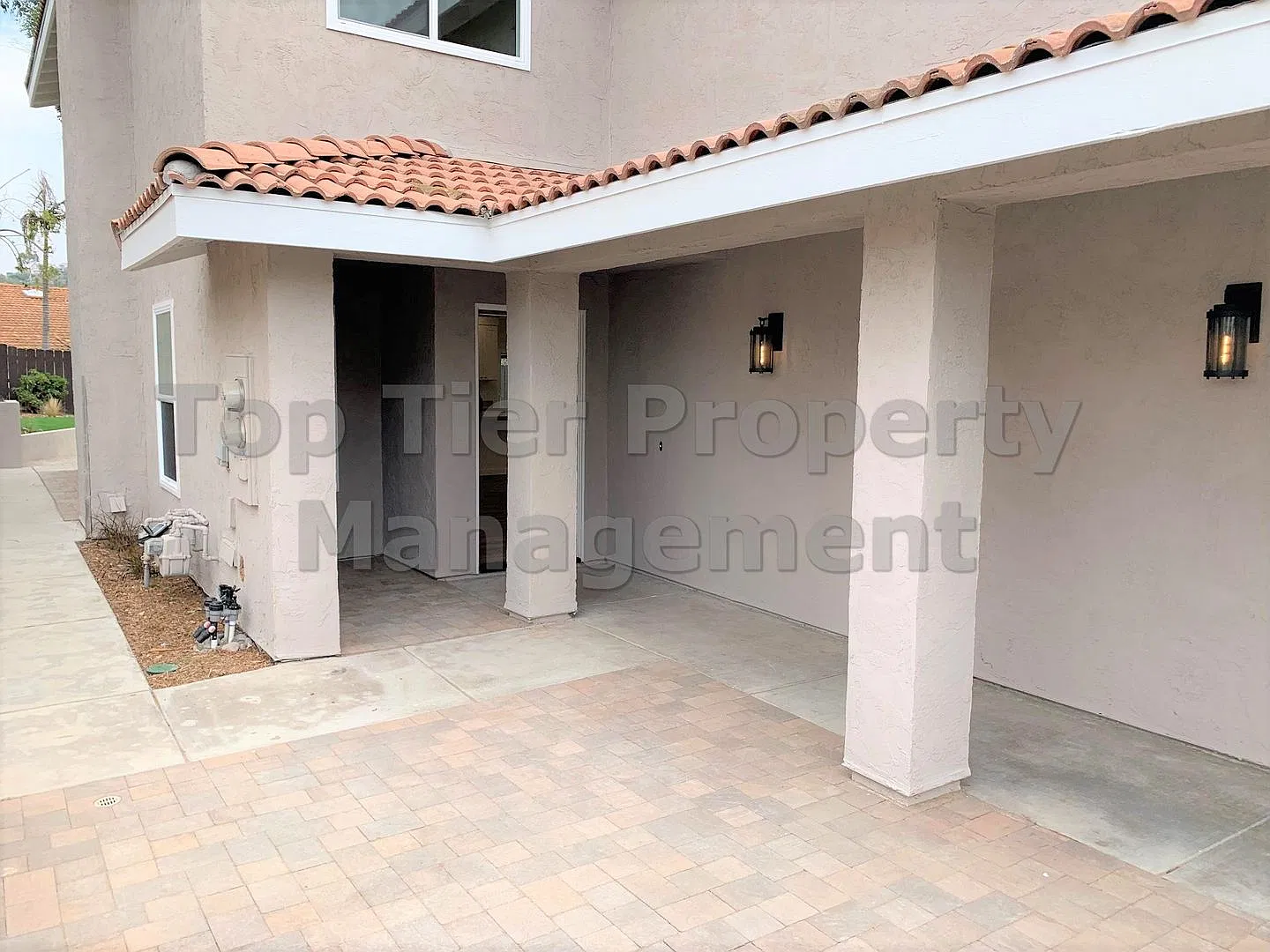 Beautifully Remodeled 4 bed / 2.5 bath / 2,162 sqft Twin Home in Carlsbad - Available 11/07 — Photo 3