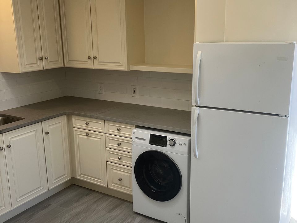 1st image of 1504 Carlisle Blvd SE #1506