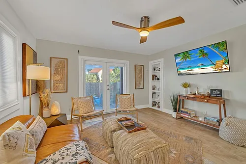 318 Bream Ave Photo 1