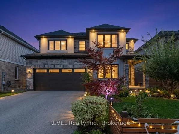26 Crow St, Welland, ON L3C 0E4