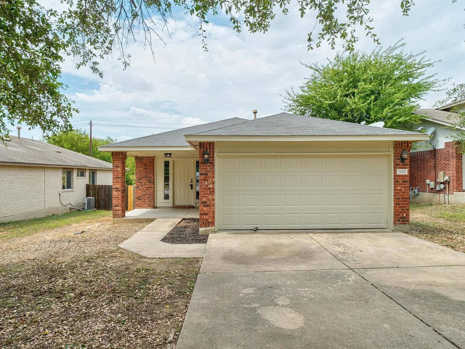 3 bed, 2.0 bath, 1346 sqft, $1,945 — Photo 3
