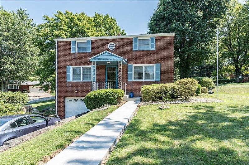 1st image of 210 Woodbury Dr
