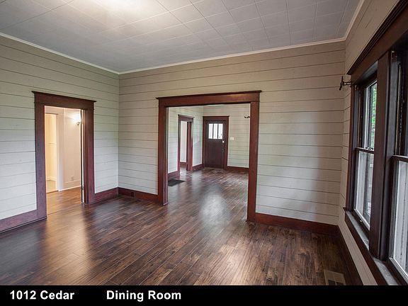 4th image of 1012 N Cedar St