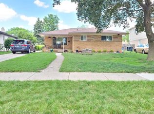 15640 Arbor Pl, Southfield, MI 48075