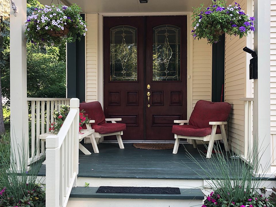 1st image of 18 Grove St