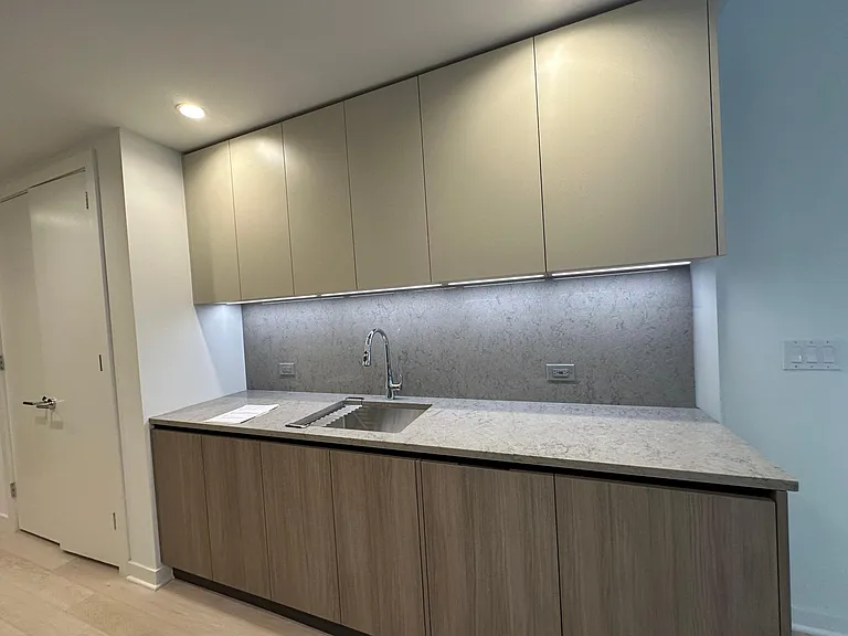 151 Bay St #502 — Photo 5