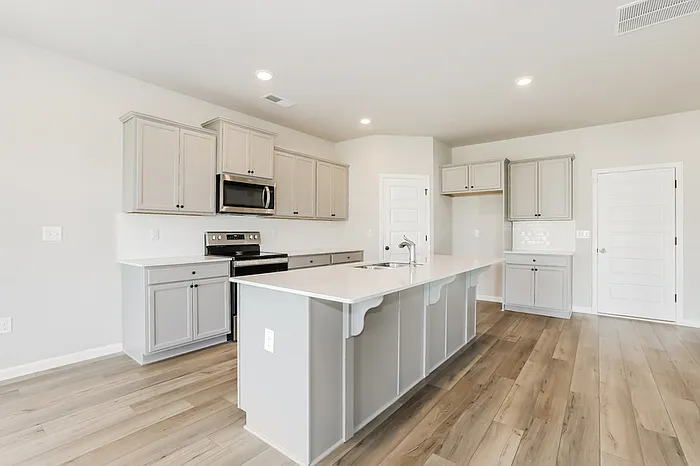 1547 Stinson Ln — Photo 4