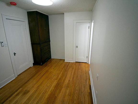 4th image of 1715 Van Dorn St #2
