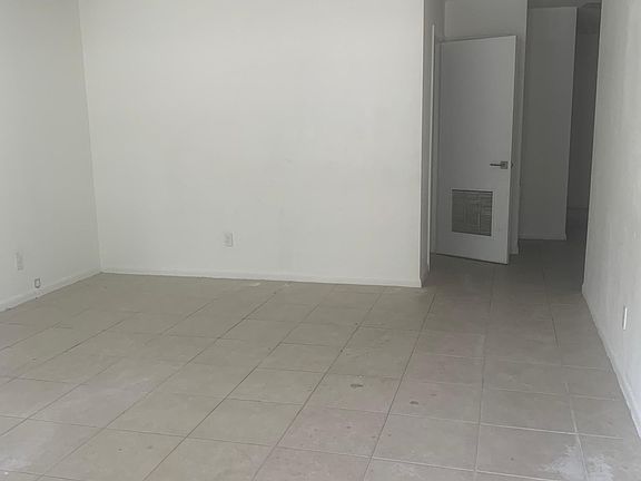 4th image of 108128 NW 2nd Ave