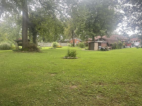 4th image of 1312 Leaf Ave