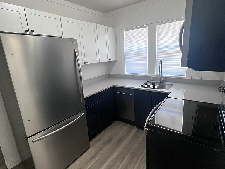 1624 W Maxwell Ave — Photo 1