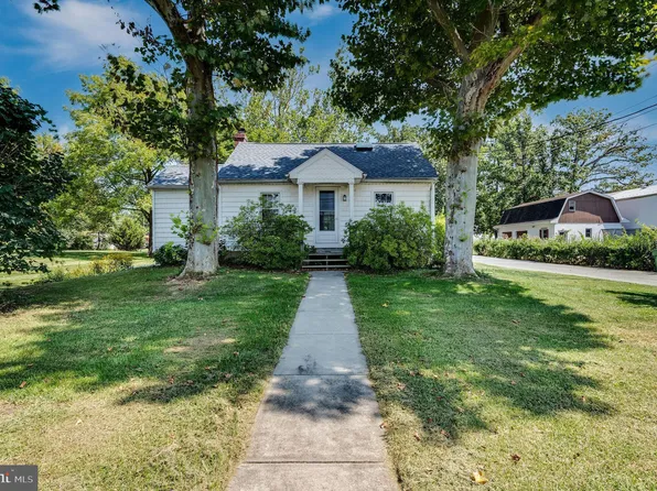 103 N Main St, Bernville, PA 19506