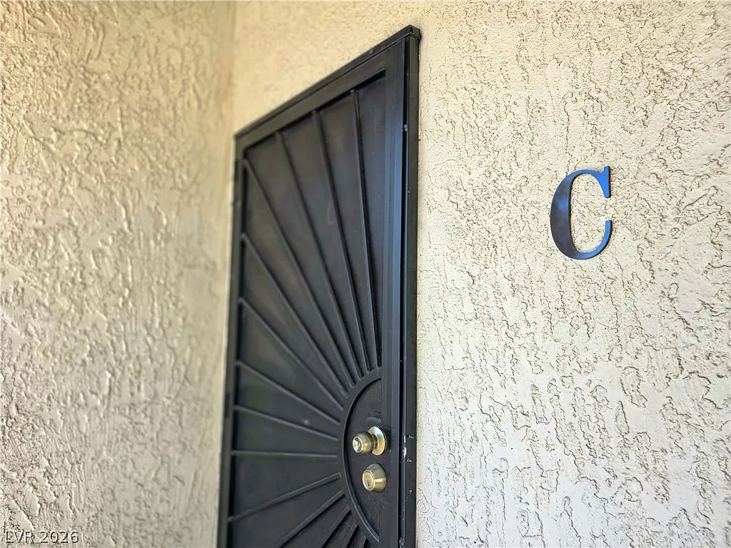 2 bed, 2.0 bath, 922 sqft, $1,400 — Photo 3