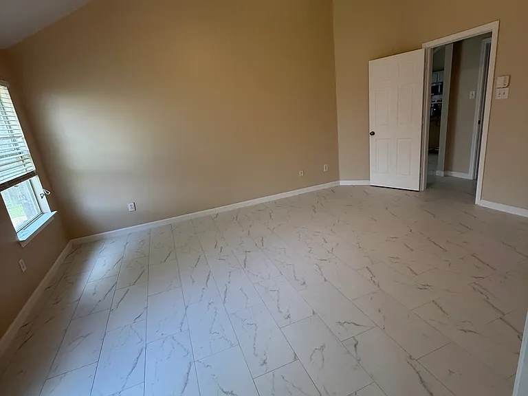 6609 Fairglen Dr — Photo 5