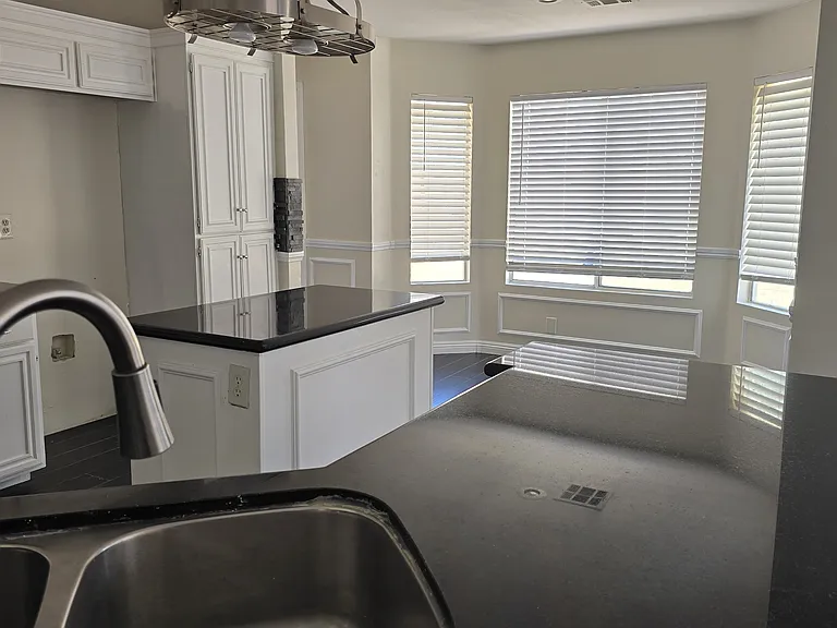 E Mesa Dr — Photo 8