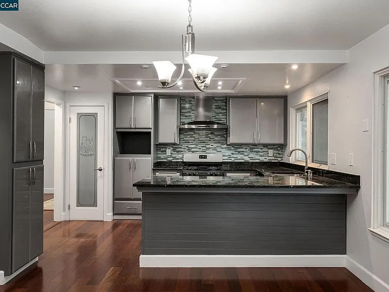 Duperu Dr — Photo 15