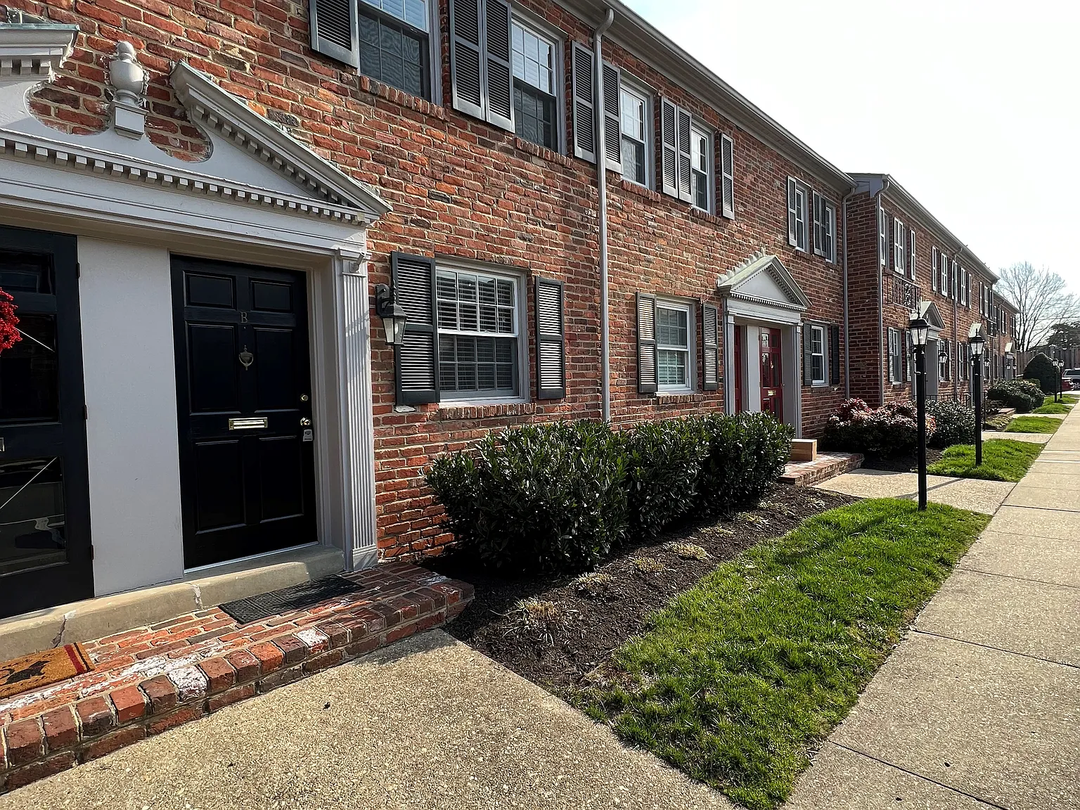 2 bedroom/1.5 bath Mount Vernon Condo — Photo 2