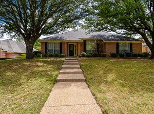 6909 Meadowside Rd S, Fort Worth, TX 76132