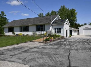 1228 W Hampton Rd, Essexville, MI