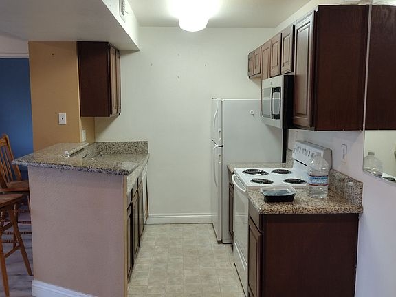 2nd image of 5170 S Jones Blvd Unit 204