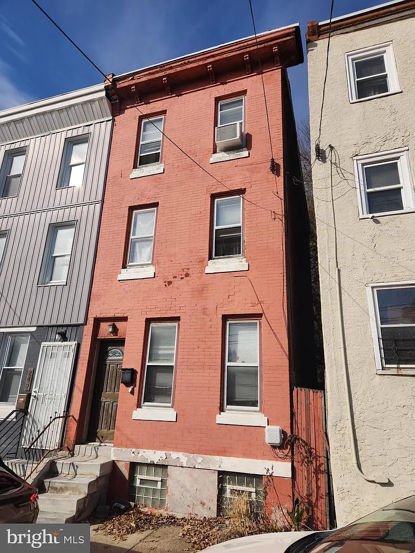 251 E Haines St photo 1