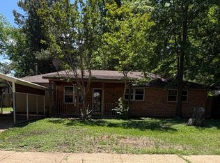610 N Roselawn Dr, West Memphis, AR 72301