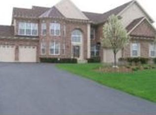 36 Deerfield Dr, Hawthorn Woods, IL 60047