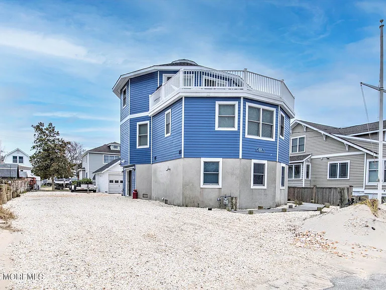 424 E Longport Ave — Photo 1