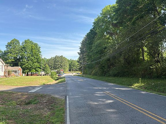 5th image of 2904 Newburg Rd