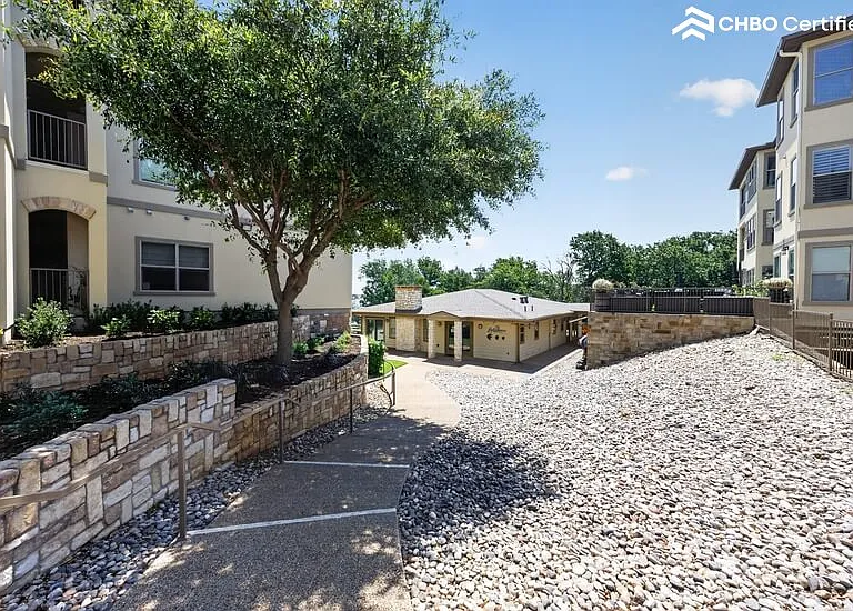 500 Waters Edge Dr #137 — Photo 10