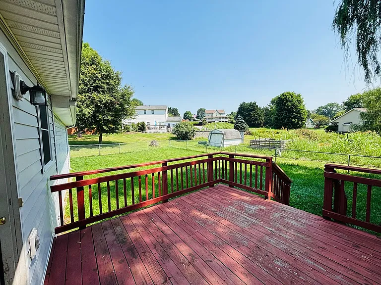 1302 Sandy Cir — Photo 12