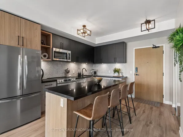 333 Sunseeker Ave #422, Innisfil, ON L9S 0J7