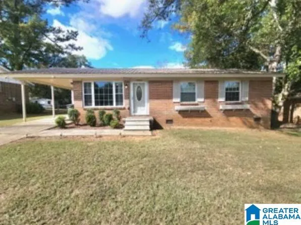 2846 Brooklane Dr, Hueytown, AL 35023