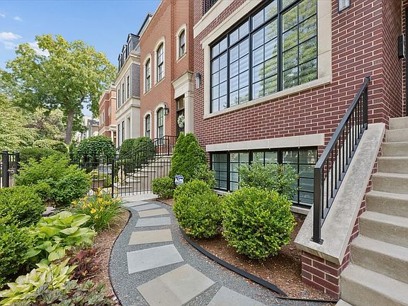 3rd image of 2653 N Dayton St #3