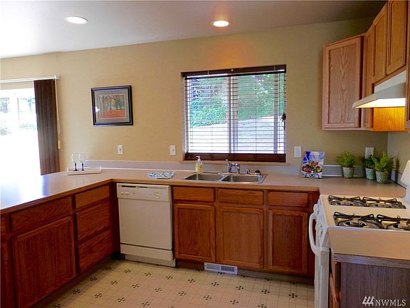4th image of 3030 NW Alexandria Ct