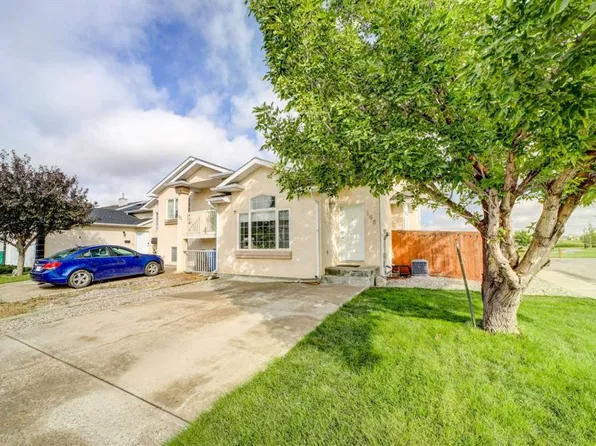 198 S Cougar Way N, Lethbridge, AB T1H 6P4
