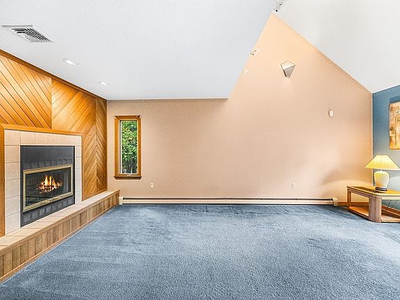 5th image of 417 Birchbark Dr