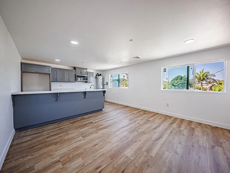 Huge 2, 3 & 4 Bed 2026 Townhomes — Photo 59