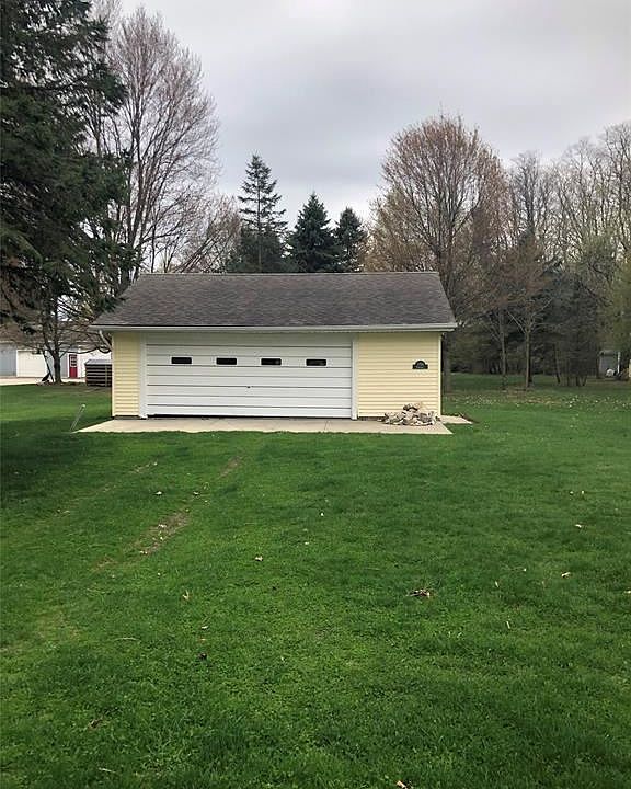 1st image of 1754 Saint Clair Hwy