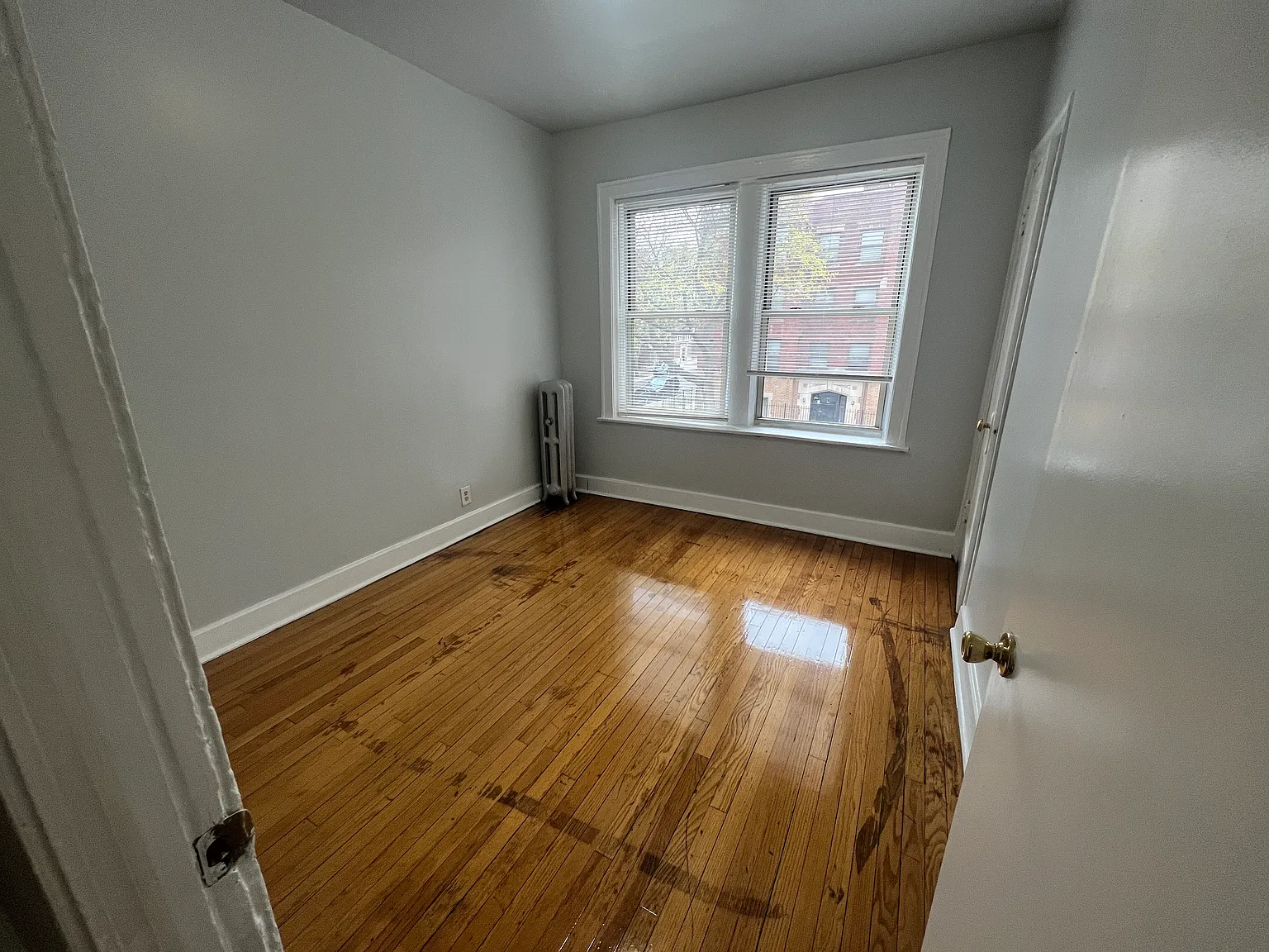 2 bed, 1000 sqft, $1,300 — Photo 2