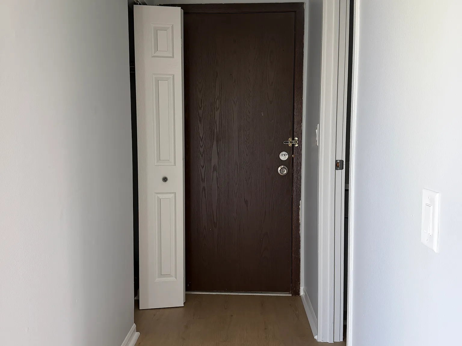 2 bed, 1.5 bath, 890 sqft, $1,950 — Photo 1
