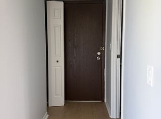 133 Gregory St APT 18, Aurora, IL 60504