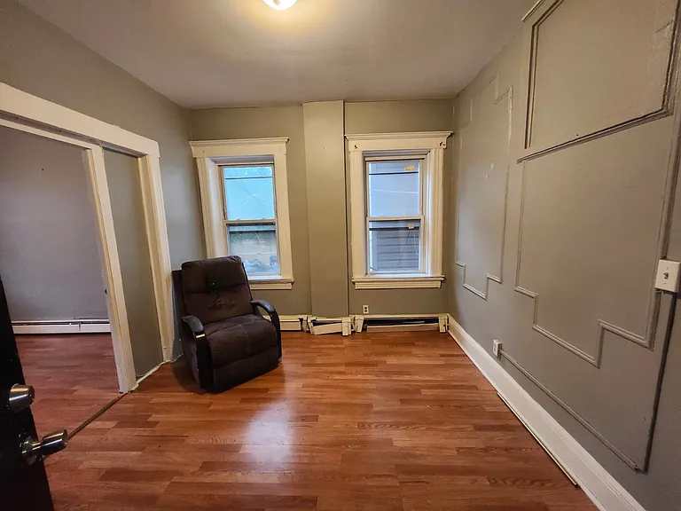 773 E 19th St #13E — Photo 3