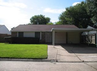 2222 Huckleberry Ln, Pasadena, TX 77502
